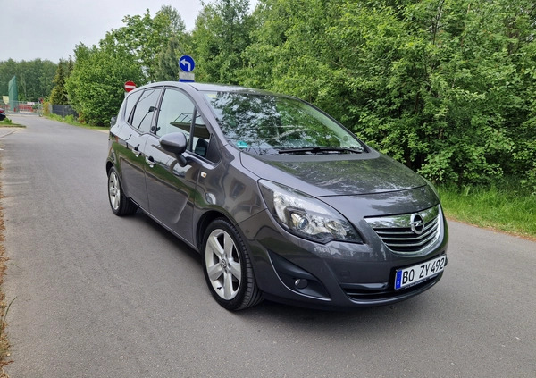 Opel Meriva cena 25500 przebieg: 162000, rok produkcji 2010 z Chocz małe 254